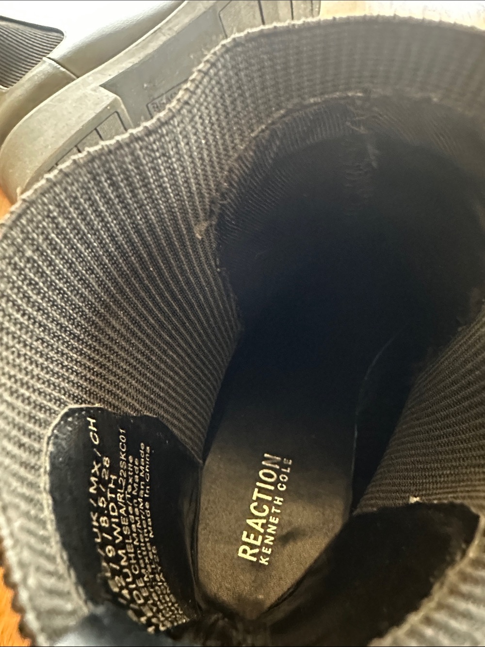 KENNETH COLE Chelsea Boot - Picture 10 of 10